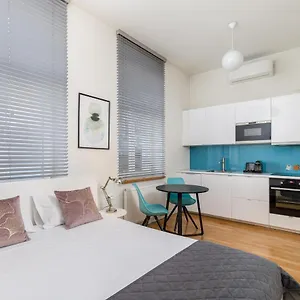 Aparthotel S18 Boutique - Old Town 
